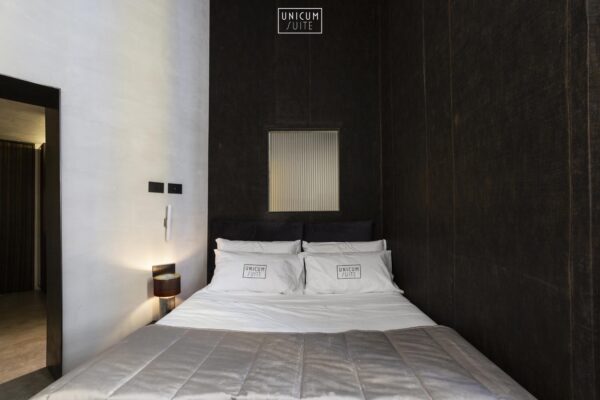 Unicum-suite-hotel-napoli-classic-room-1