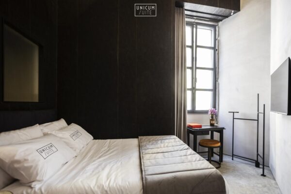 Unicum-suite-hotel-napoli-classic-room-2