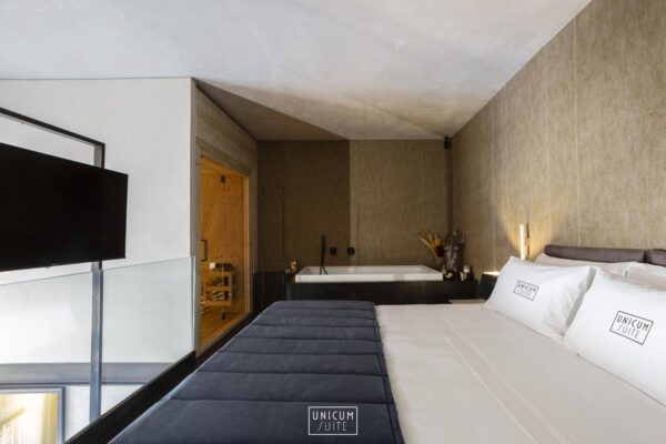 Unicum-suite-hotel-napoli-suite-deluxe-1